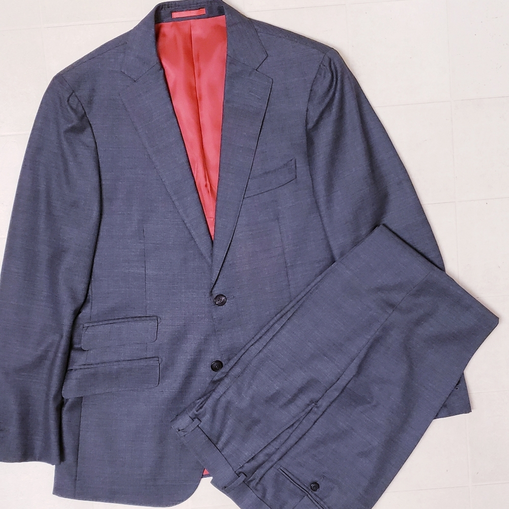 Like new 52 Suitsupply "Seinna" 100% wool super 130